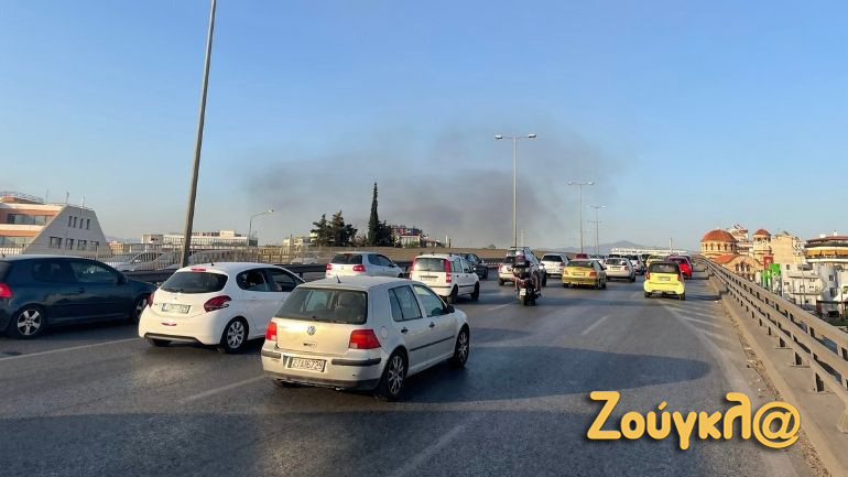 Πυρκαγιά σε υπαίθριο χώρο στον Κολωνό